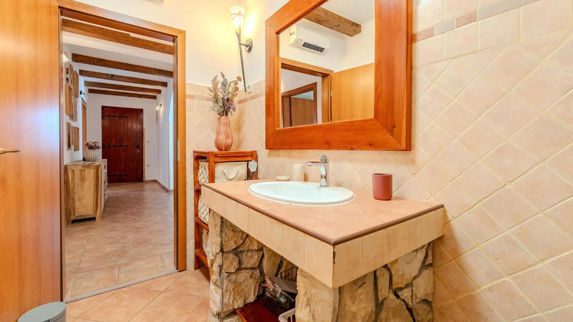 Lovely Home In Zagrad