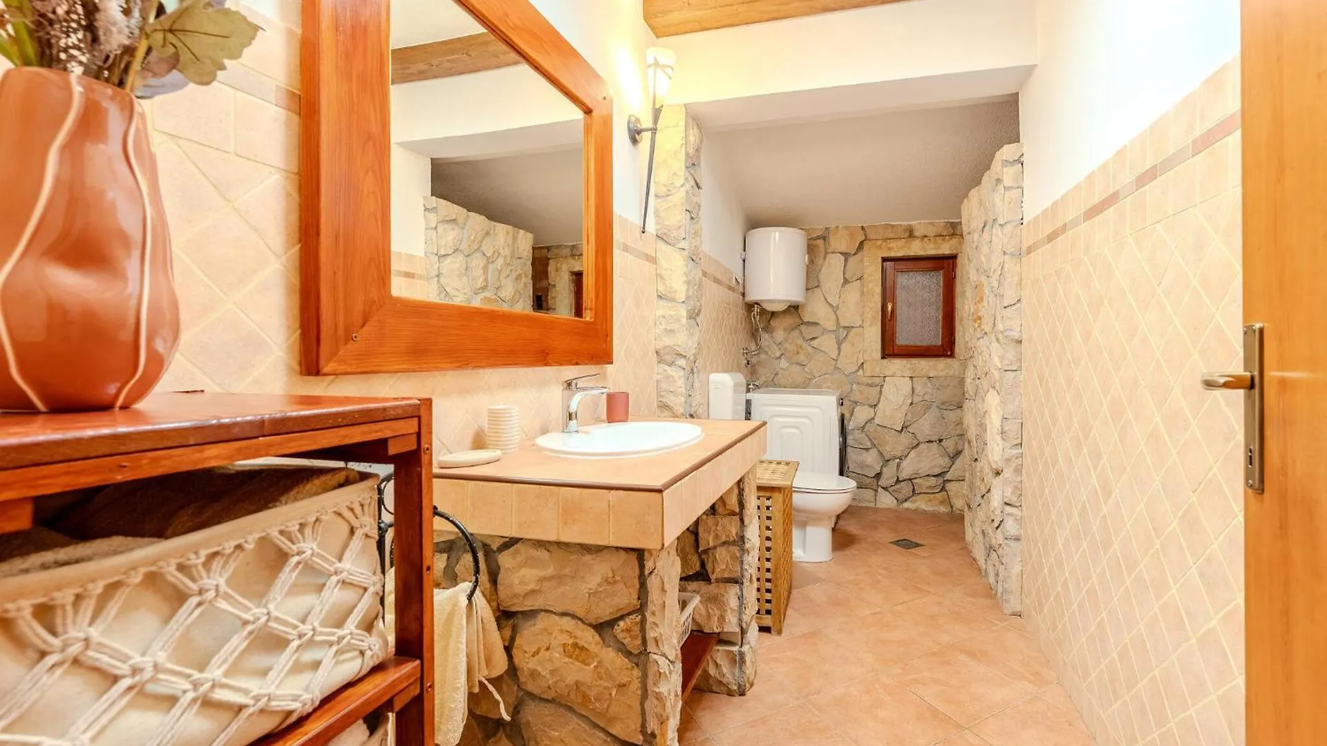 Lovely Home In Zagrad 0*,