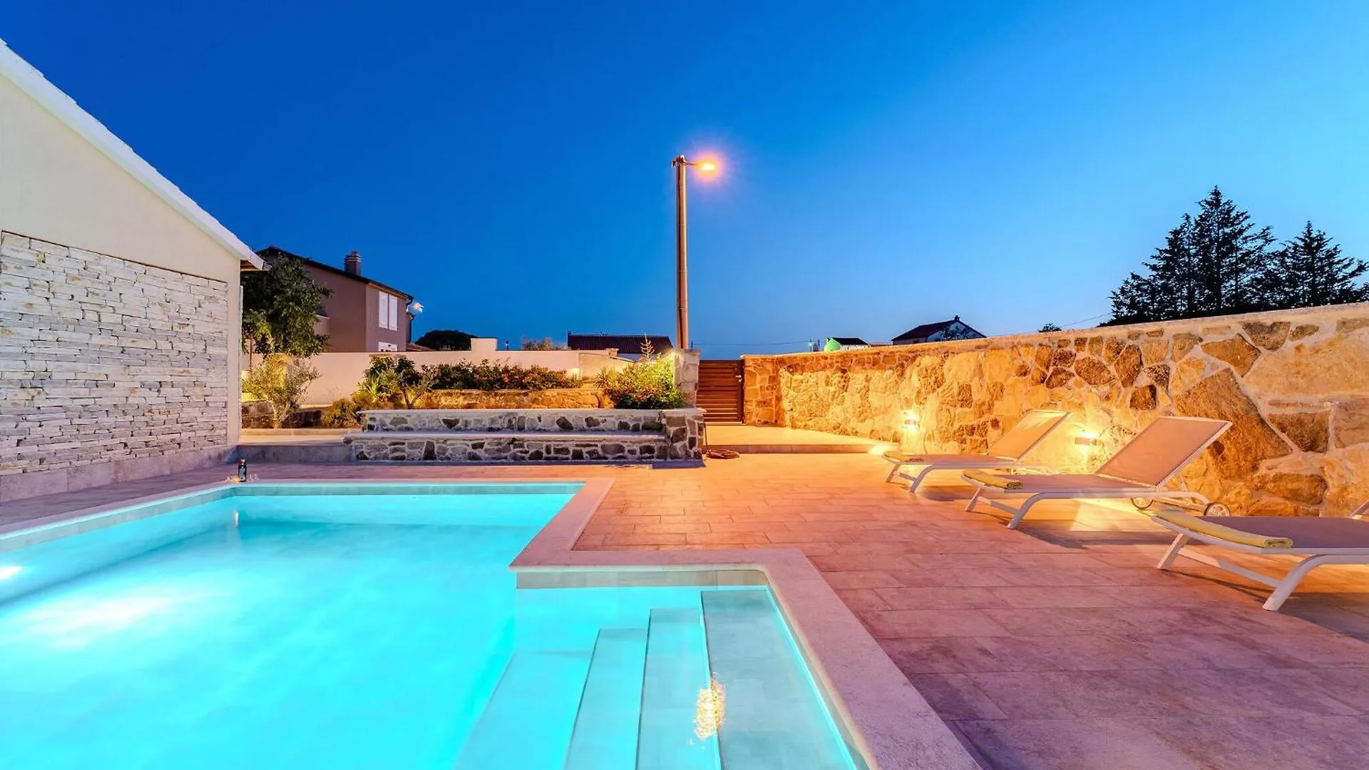 Lovely Home In Zagrad 0*,