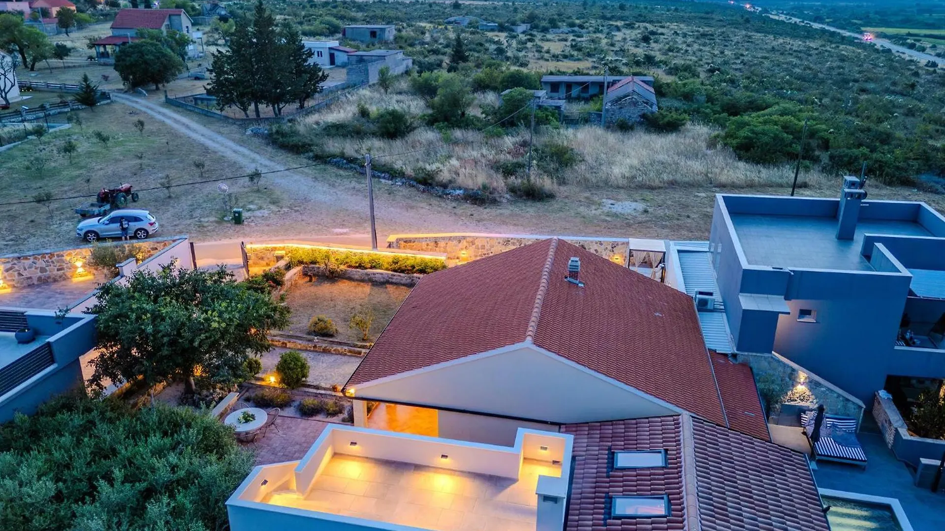 Lovely Home In Zagrad بيت للعطل
